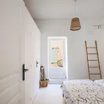Cocooning Avec Petite Cour Extérieure *